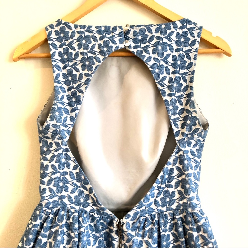 Alice + Olivia open back floral dress - Picture 7 of 8
